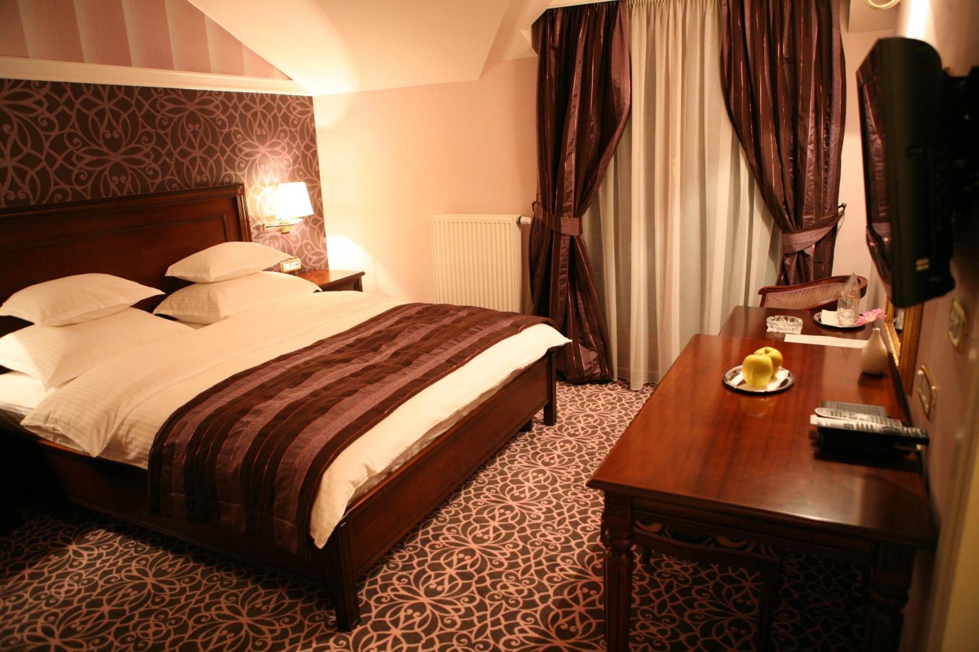 Hotel Villa Viktorija 바냐루카 외부 사진