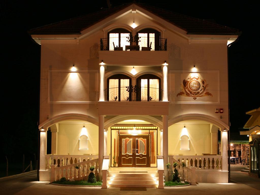 Hotel Villa Viktorija 바냐루카 외부 사진